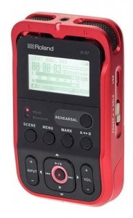 Roland R-07 red