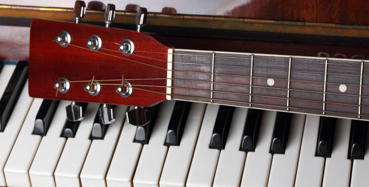Как делать гитарные партии на клавишах
